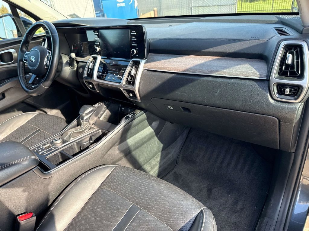Used 2021 Kia Sorento EX FWD image 14