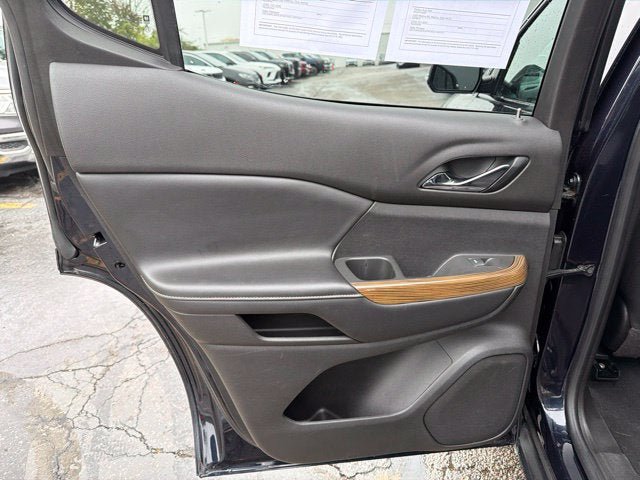Used 2021 GMC Acadia SLE w/ Driver Convenience Package AWD/4WD image 18