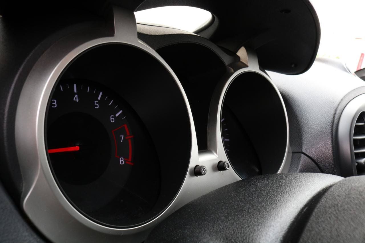 Used 2015 Nissan Juke S AWD/4WD image 25