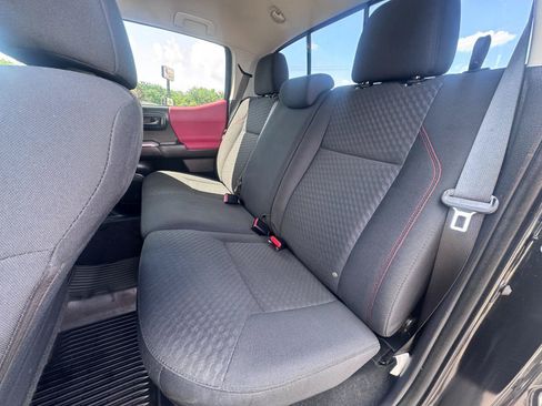 Used 2020 Toyota Tacoma SR5 AWD/4WD image 16