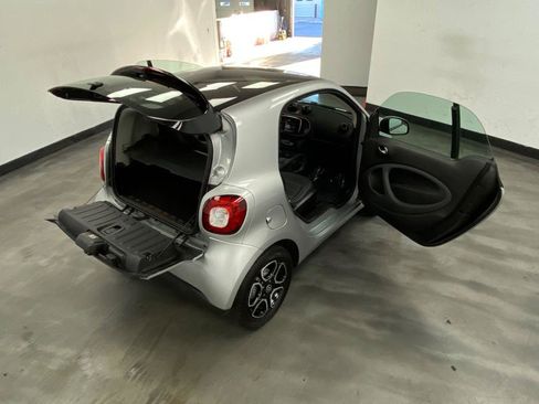 Used 2019 smart fortwo electric drive RWD image 43