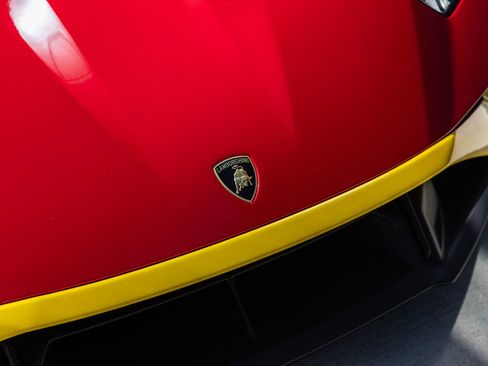 Used 2022 Lamborghini Huracan STO image 30