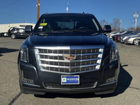 Used 2019 Cadillac Escalade Luxury w/ LPO, Radiant Package image 12