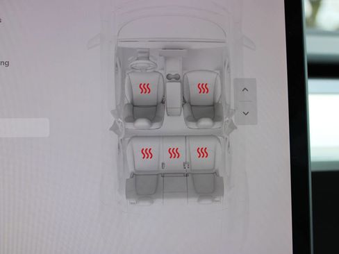 Used 2024 Tesla Model Y Long Range image 13