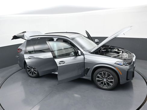New 2026 BMW X5 xDrive40i w/ M Sport Package image 38