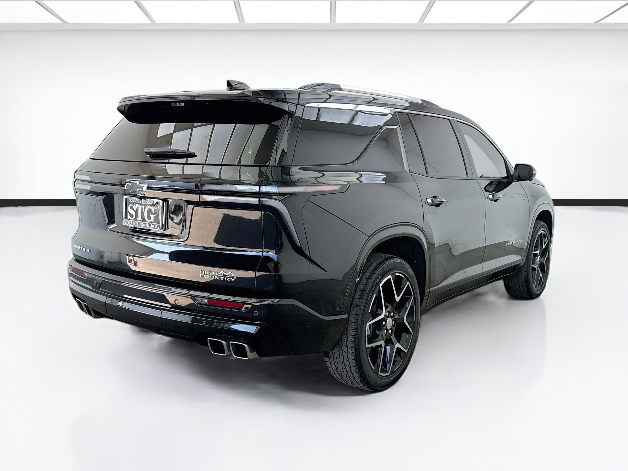 Used 2025 Chevrolet Traverse High Country FWD image 4