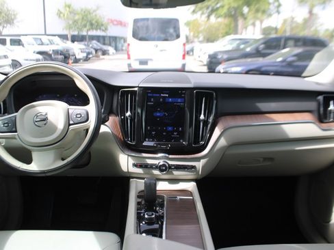 Used 2022 Volvo XC60 T8 Inscription Expression w/ Advanced Package image 27