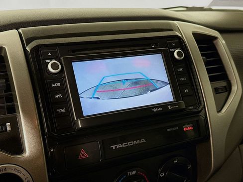 Used 2015 Toyota Tacoma TRD Sport w/ TRD Sport Package image 13