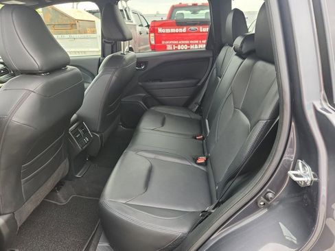Used 2025 Subaru Forester Limited image 10