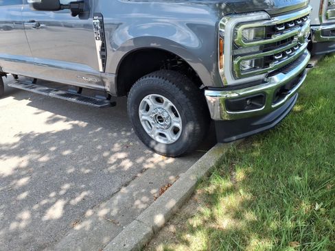 New 2026 Ford F350 XLT w/ XLT Premium Package AWD/4WD image 4