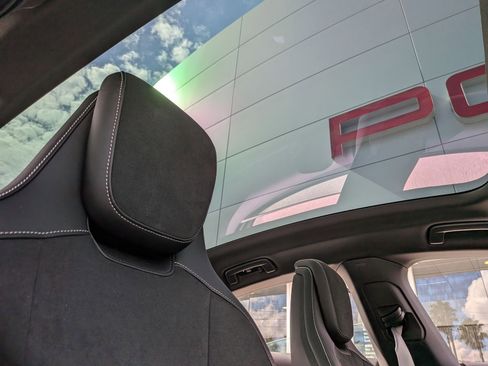 New 2025 Porsche Taycan 4S AWD/4WD image 28