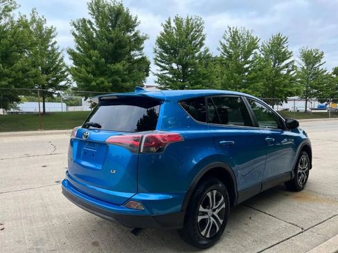 Used 2018 Toyota RAV4 LE image 12