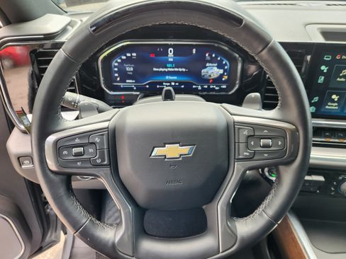 Used 2024 Chevrolet Silverado 1500 High Country w/ Technology Package AWD/4WD image 8
