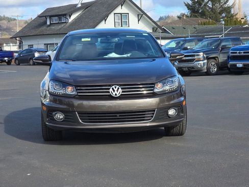 Used 2013 Volkswagen Eos Executive image 3