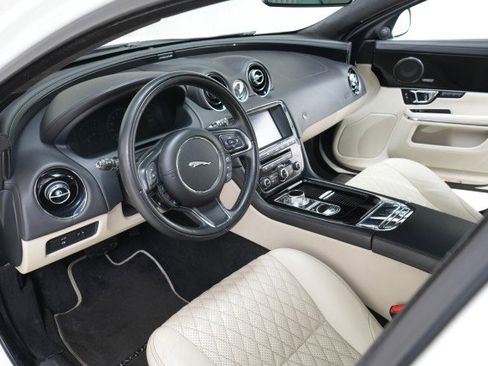 Used 2016 Jaguar XJ L Portfolio image 25