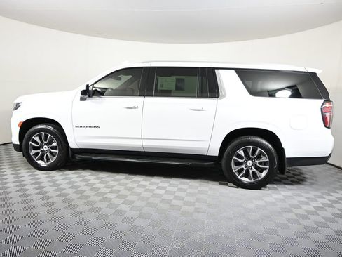 Used 2023 Chevrolet Suburban LT w/ Max Trailering Package AWD/4WD image 3