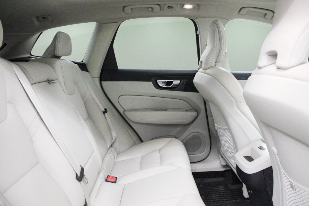 Used 2024 Volvo XC60 B5 Core w/ Protection Package Premier AWD/4WD image 27