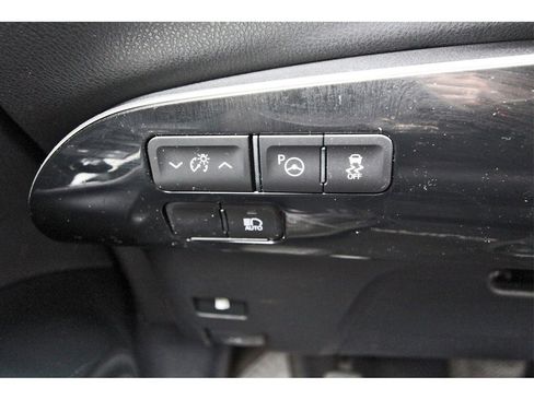 Used 2020 Toyota Prius image 19