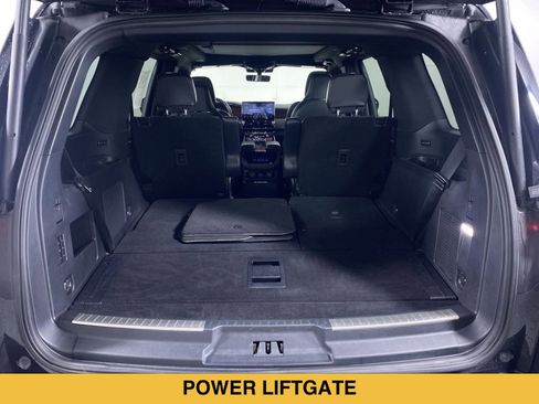 Used 2022 Lincoln Navigator Reserve AWD/4WD image 16
