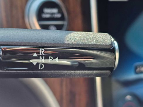 Used 2025 Mercedes-Benz GLC 300 GLC 300 image 30