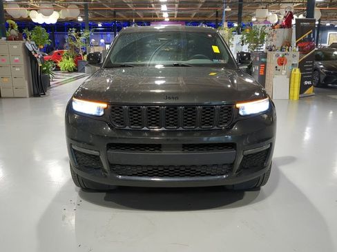 Used 2024 Jeep Grand Cherokee L Limited w/ Black Appearance Package image 3