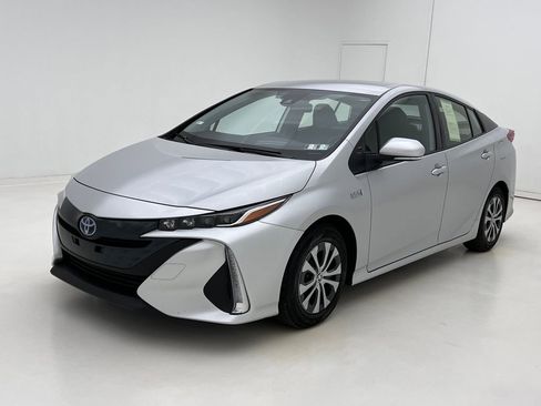 Used 2021 Toyota Prius Prime XLE image 8
