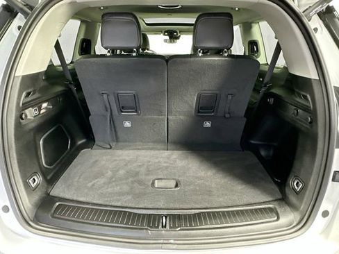 Used 2022 Jeep Grand Cherokee L Limited w/ Black Appearance Package image 34