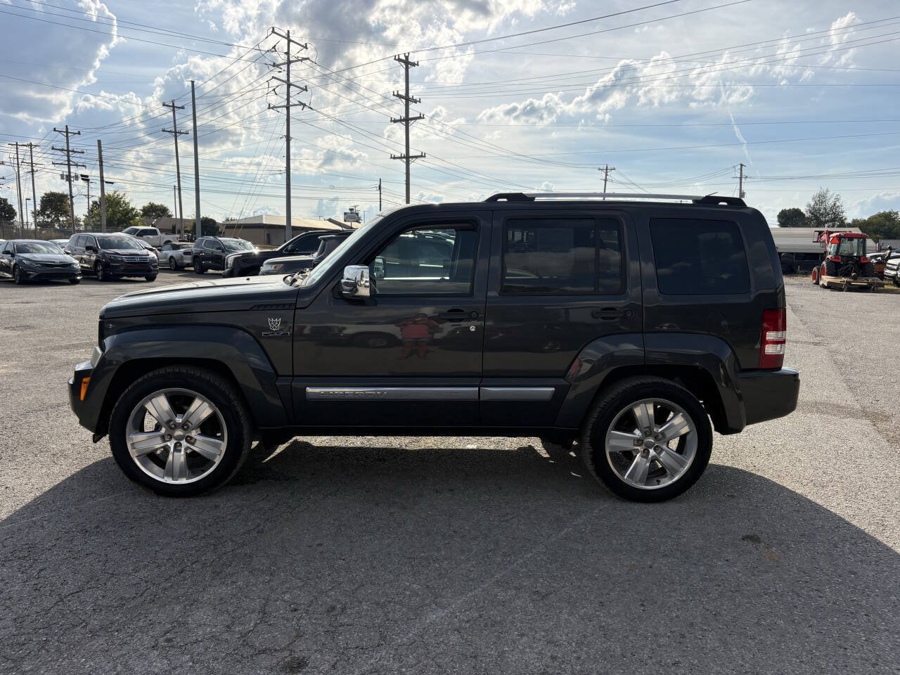 Used 2011 Jeep Liberty Sport AWD/4WD image 3