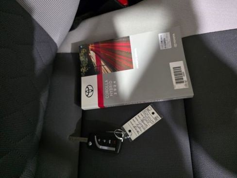 Used 2024 Toyota Corolla LE image 9