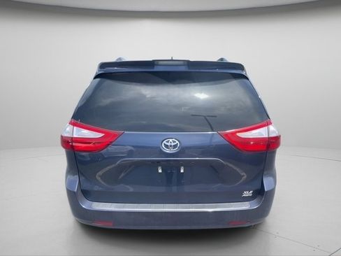 Used 2018 Toyota Sienna XLE w/ XLE Navigation Package AWD/4WD image 12