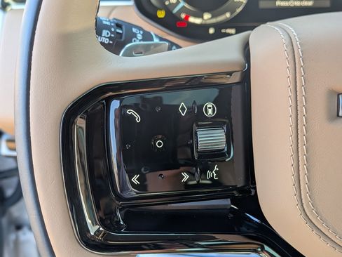 Used 2025 Land Rover Range Rover Sport Dynamic SE image 17