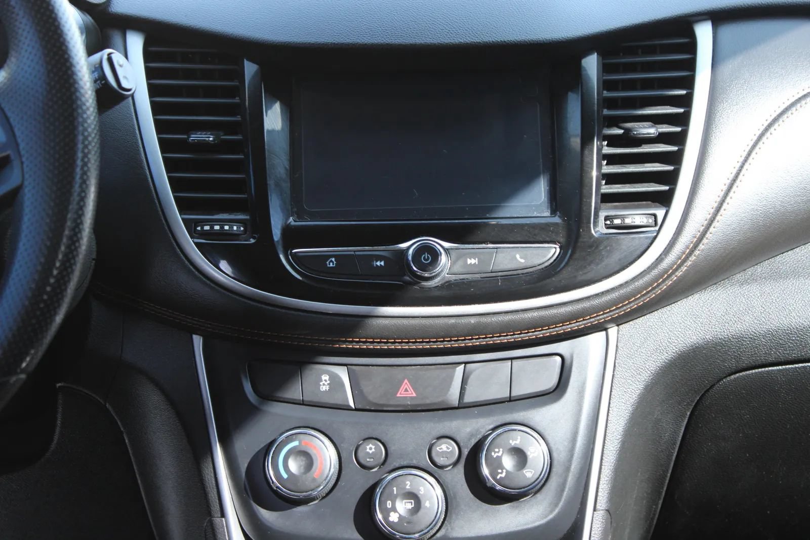 Used 2017 Chevrolet Trax LT FWD image 9