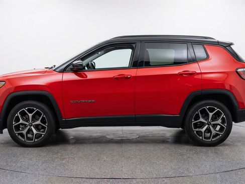 Used 2025 Jeep Compass Limited AWD/4WD image 5