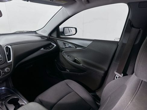 Used 2017 Chevrolet Malibu LT FWD image 21