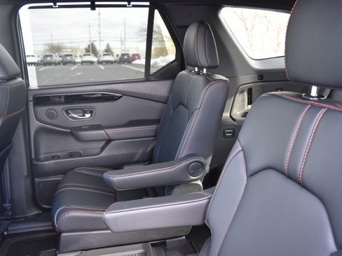 New 2025 Honda Pilot TrailSport image 25