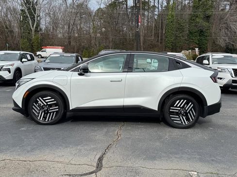 New 2026 Nissan Leaf SV+ w/ Floor Mat Package (SV+) image 6