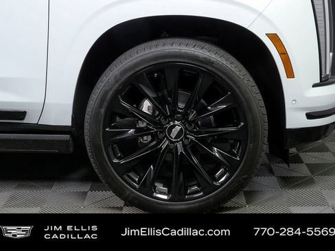 Certified 2026 Cadillac Escalade ESV Platinum Sport w/ LPO, ONYX Package image 42