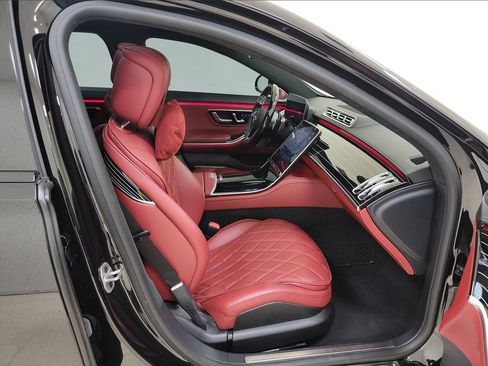 Used 2024 Mercedes-Benz S 580 4MATIC Sedan image 9