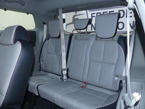 Used 2019 Kia Sedona EX FWD image 23