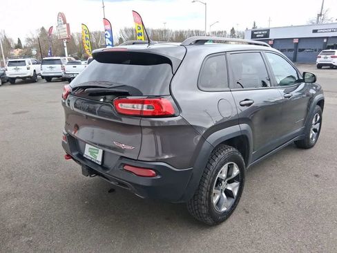 Used 2015 Jeep Cherokee Trailhawk w/ Comfort/Convenience Group image 7