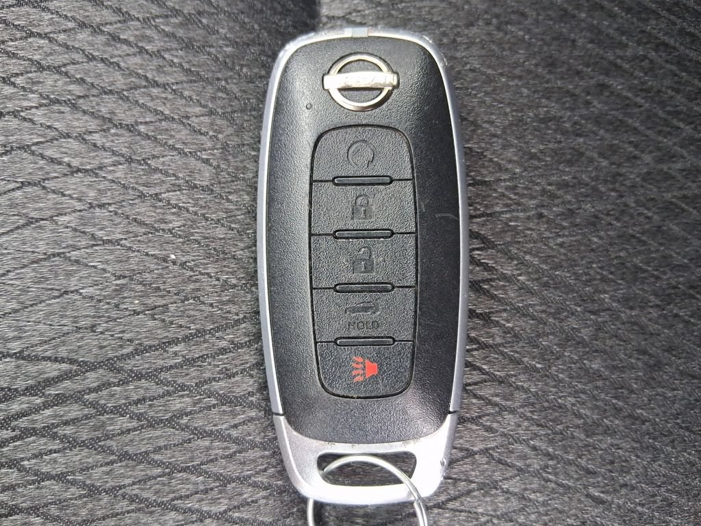 Used 2025 Nissan Rogue SV FWD image 32
