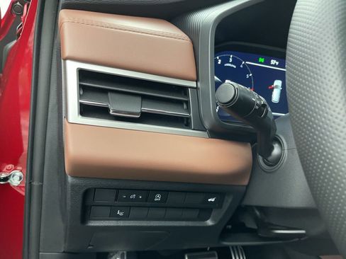 New 2026 Mitsubishi Outlander SEL image 7
