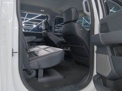 Used 2025 Ford F550 4x4 Crew Cab Super Duty image 47