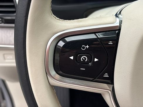 Certified 2024 Volvo XC90 B6 Plus AWD/4WD image 18