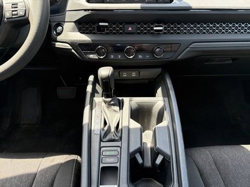 Used 2025 Honda Accord SE image 11