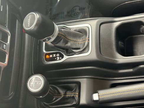 Used 2022 Jeep Gladiator Overland image 21