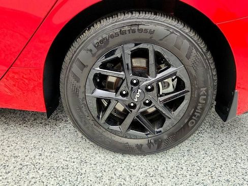 Used 2025 Kia K5 LXS image 9