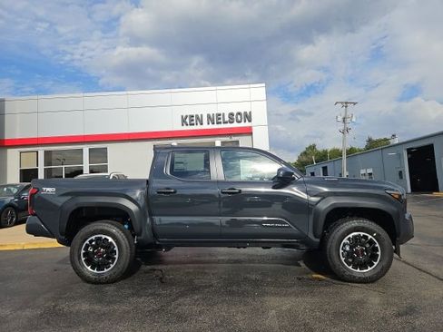 New 2025 Toyota Tacoma TRD Off-Road image 14