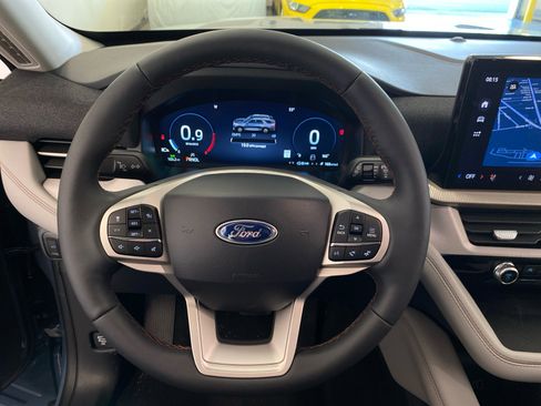 New 2026 Ford Explorer Active w/ Active Comfort Package AWD/4WD image 18