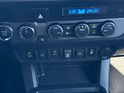 Used 2021 Toyota Tacoma TRD Off-Road w/ Technology Package image 27